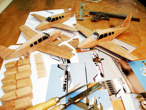 U2 Dragon Lady Mahogany Wood Desktop Airplane Model