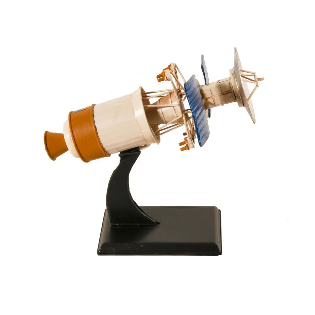 Magellan Spacecraft Model Magellan Spacecraft Model