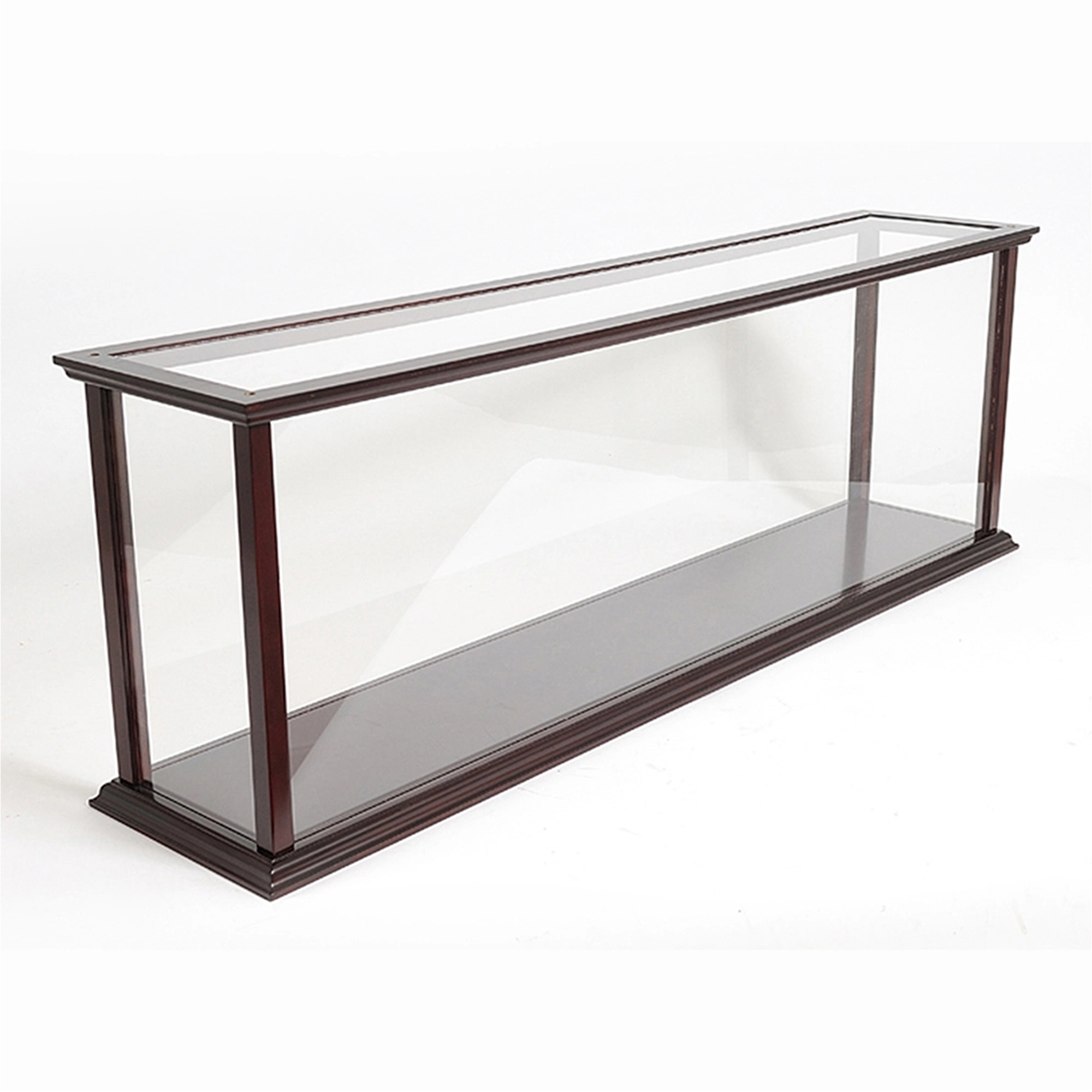 Display Case for Cruise Liner Mid