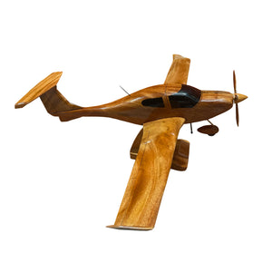 DA40 Diamond Mahogany Wood Desktop Aircraft Model.