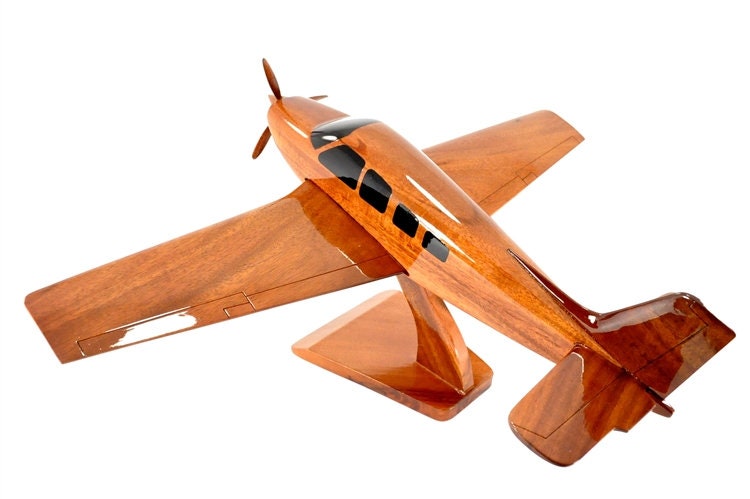 Beechcraft Bonanza Straight-Tail