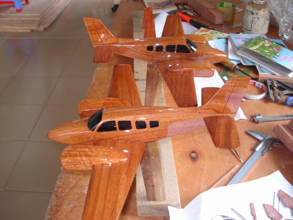 G280 Mahogany Wood Desktop Airplane Model