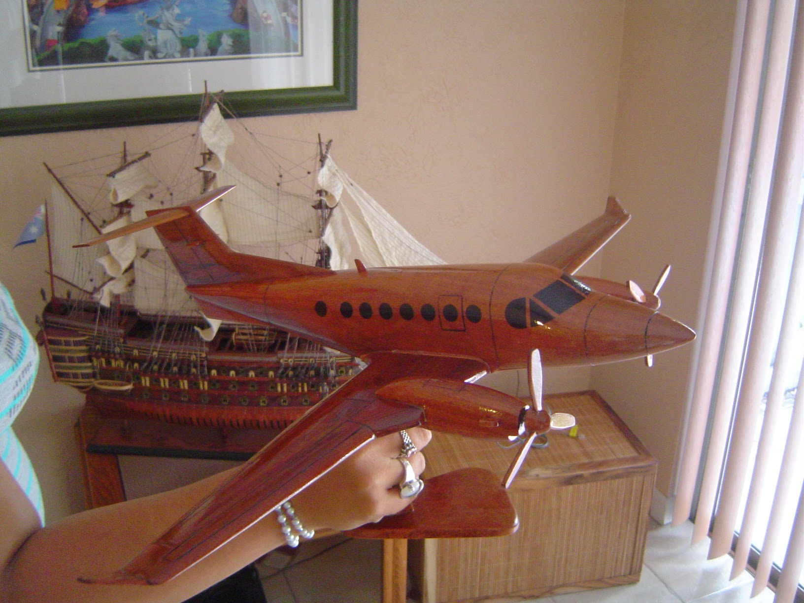 G280 Mahogany Wood Desktop Airplane Model