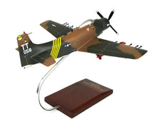 Load image into Gallery viewer, Douglas A1H Skyraider USAF Model Scale:1/40