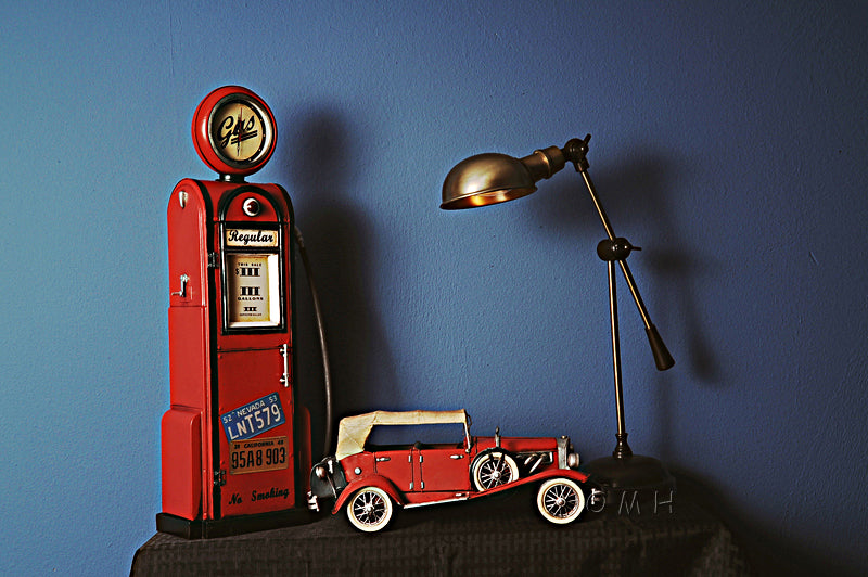 Gas Pump W/Clock 1:4