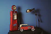 Load image into Gallery viewer, Gas Pump W/Clock 1:4