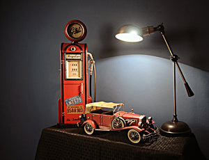 Gas Pump W/Clock 1:4
