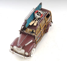 Load image into Gallery viewer, 1947 Chevrolet Suburban W/Canoe 1:14
