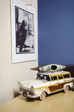 Load image into Gallery viewer, Fords Woody-Look Country Squire W/ Kayak