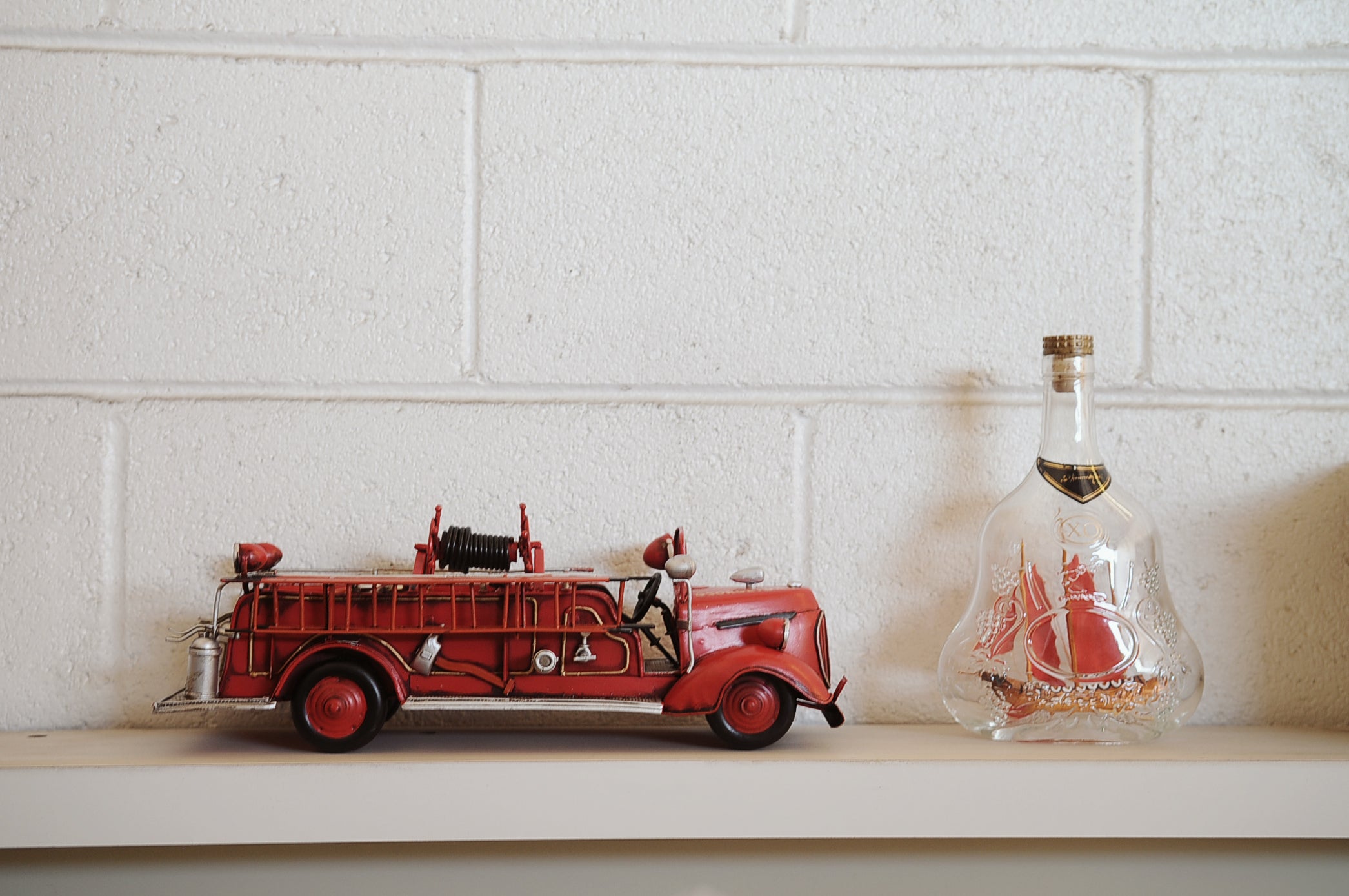 1938 Red Fire Engine Ford 1:40