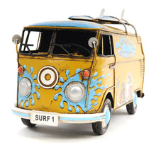Load image into Gallery viewer, 1967 Volkswagen Deluxe Bus 1:18