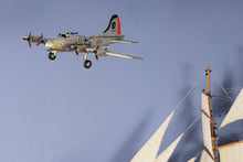 Load image into Gallery viewer, B-17 Flying Fortress