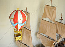 Load image into Gallery viewer, Vintage Hot Air Balloon