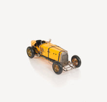 Load image into Gallery viewer, Alfa Romeo P2 Classic Racing Car Model