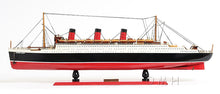 Load image into Gallery viewer, Queen Mary Midsize with Display Case