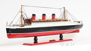 Queen Mary Midsize with Display Case
