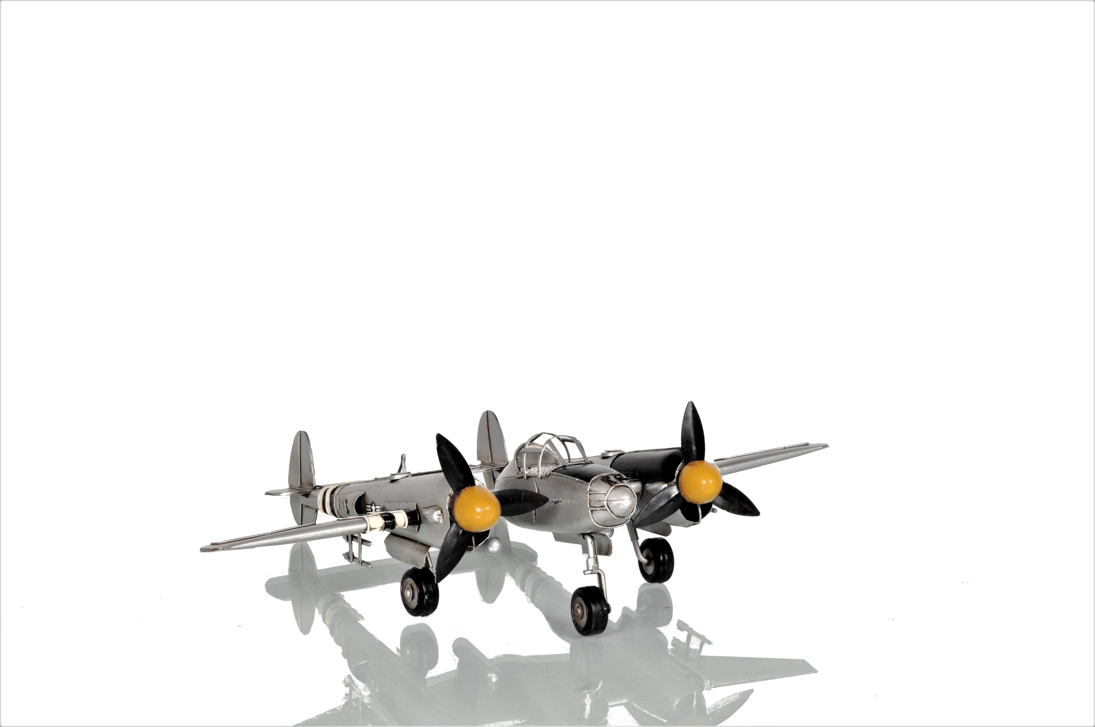 1941 Lockheed P-38 Lightning Fighter