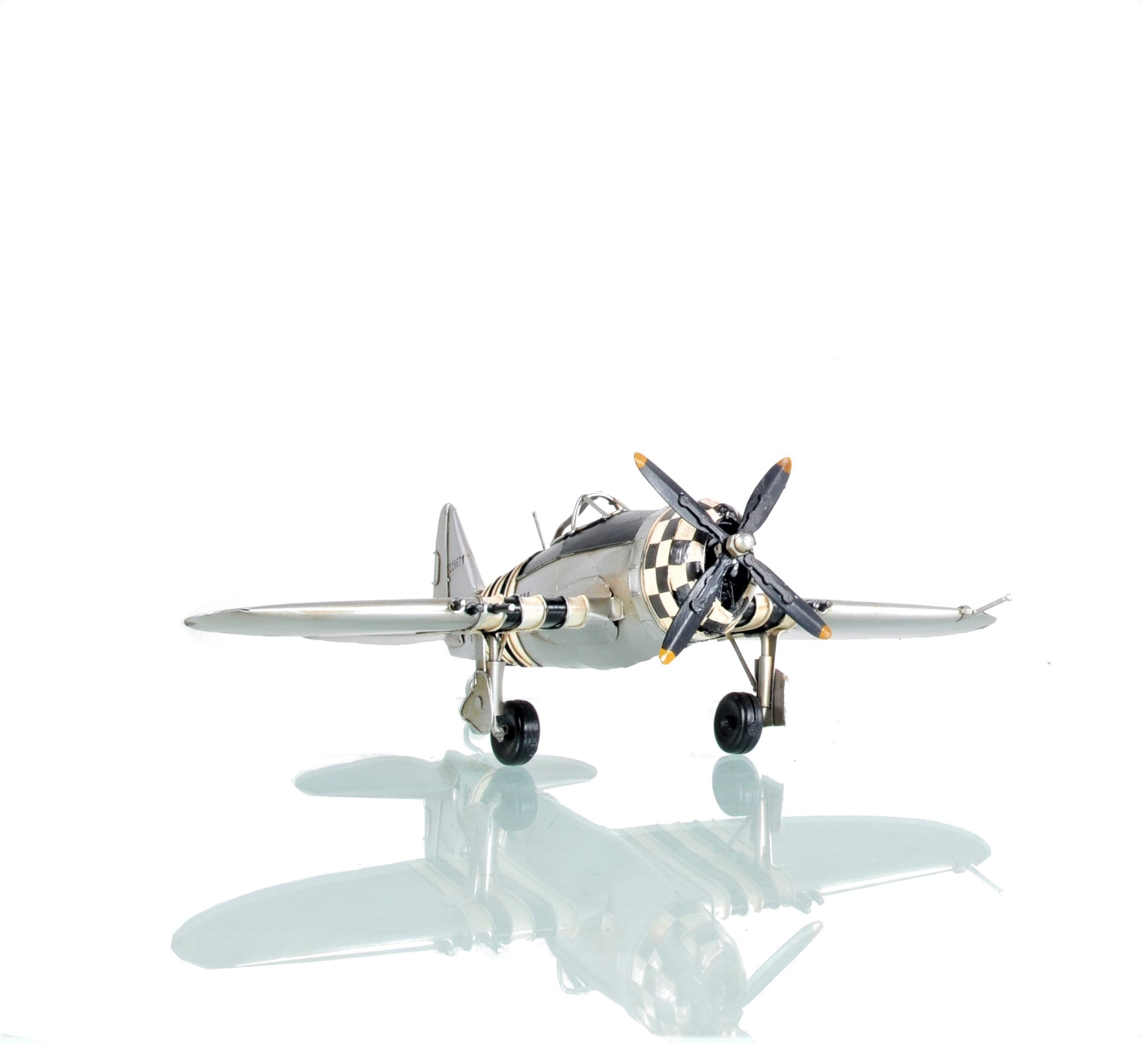 1943 Republic P-47 Bomber-Fighter