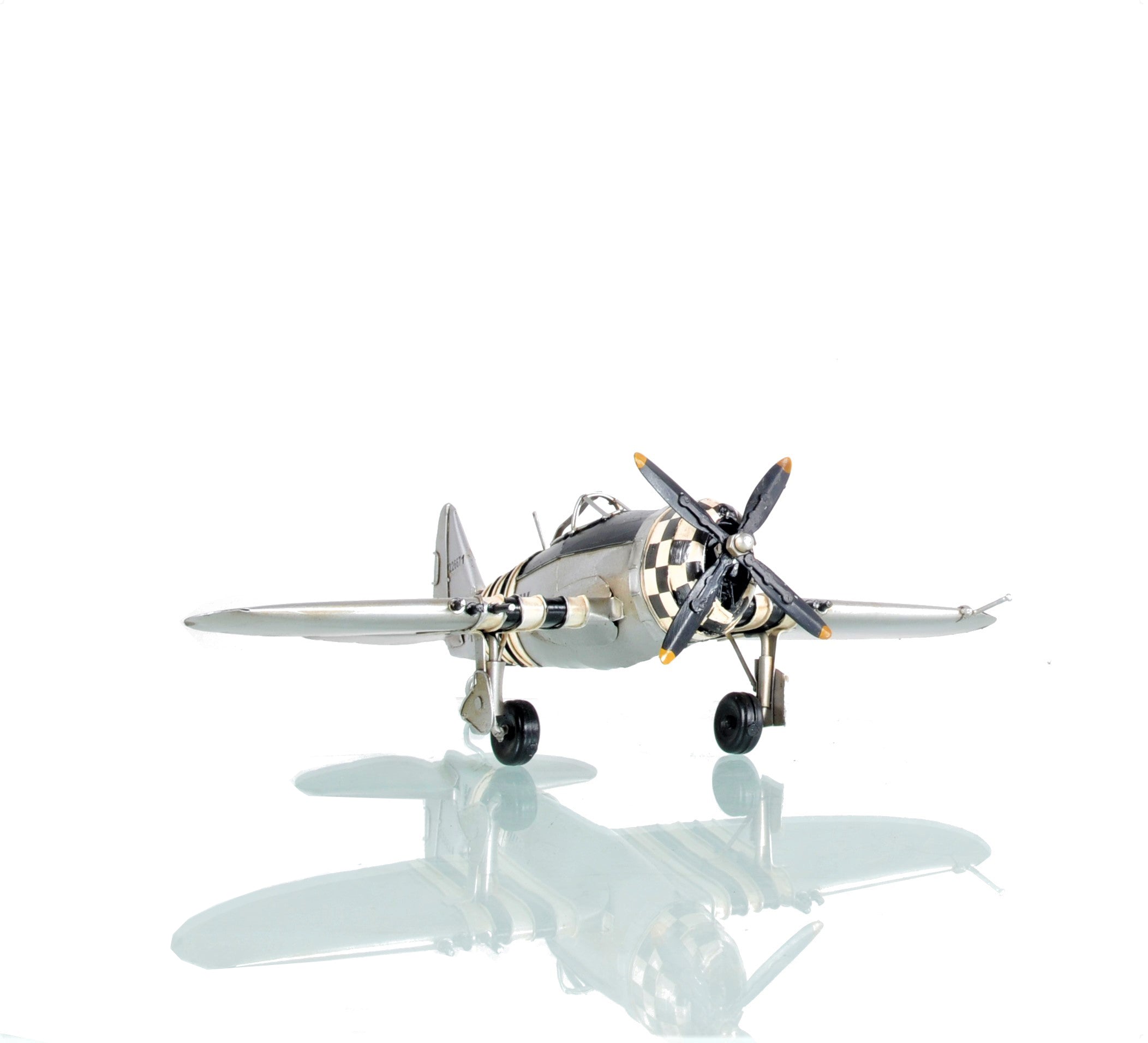 1943 Republic P-47 Bomber-Fighter