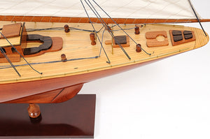 Endeavour 40