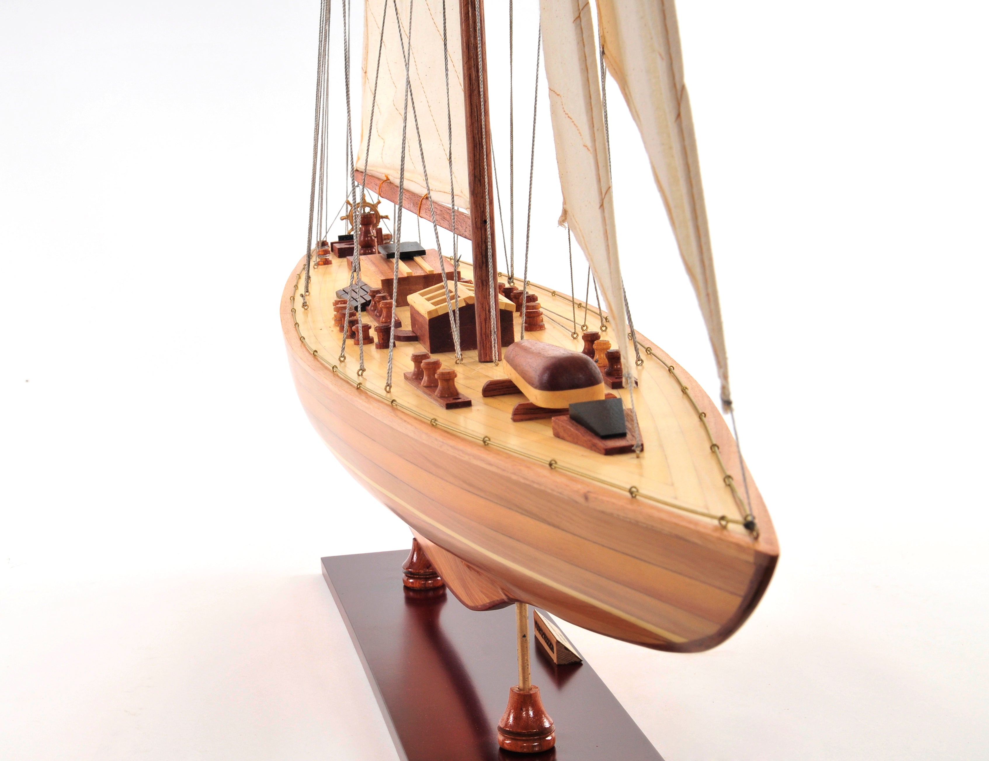 Endeavour 40