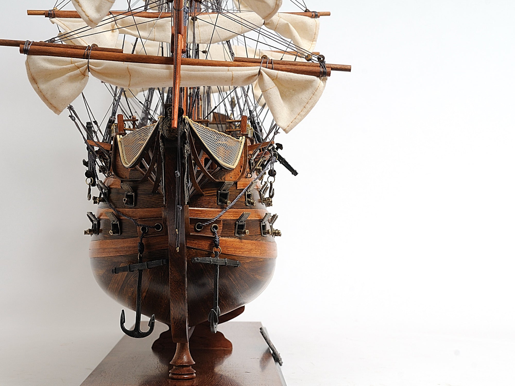 HMS Victory Mid Size EE ( Shipping to Spain is included)