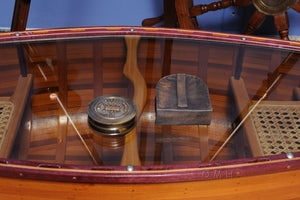 Makers to the Queen Compass w leather case