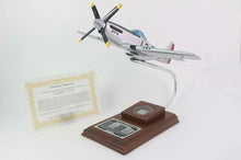 Load image into Gallery viewer, P-51D Mustang Scatt VII Model with Real Plane Relic Model Custom Made for you