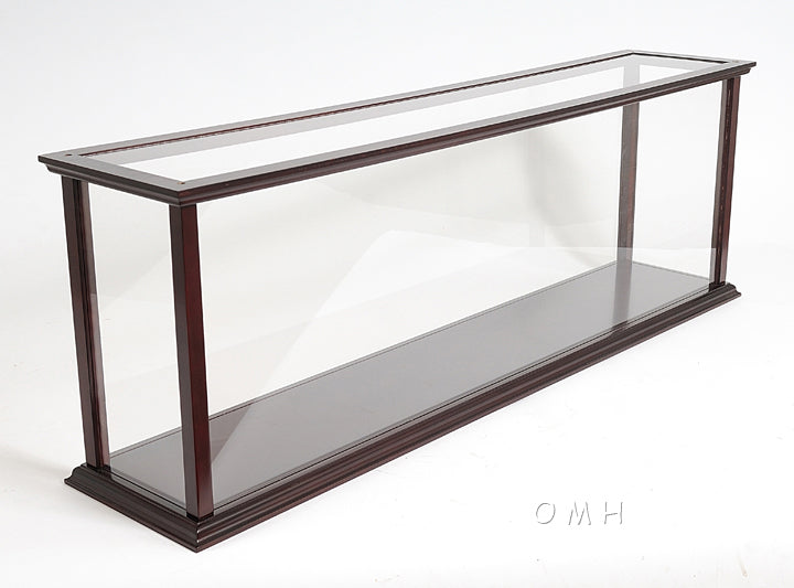 Display Case for Cruise Liner Mid