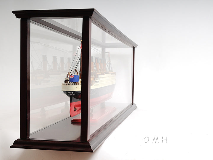 Display Case for Cruise Liner Mid