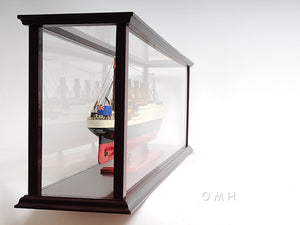 Display Case for Cruise Liner Mid