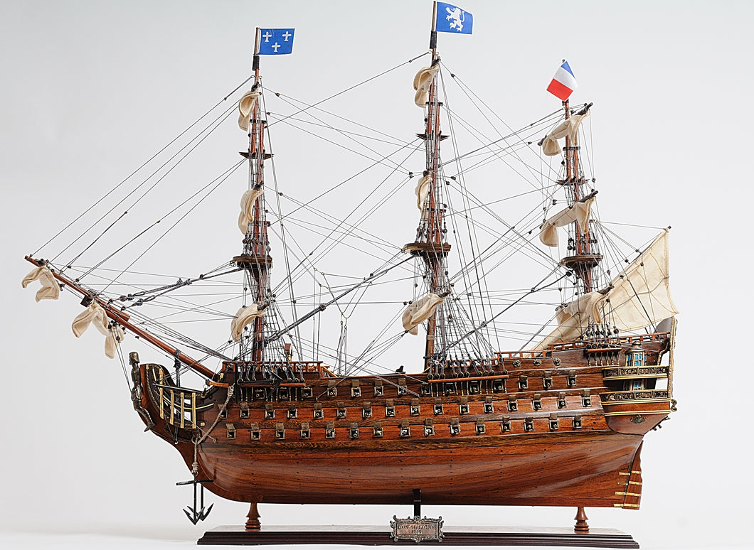 Royal Louis E.E.