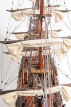 Load image into Gallery viewer, Royal Louis E.E.