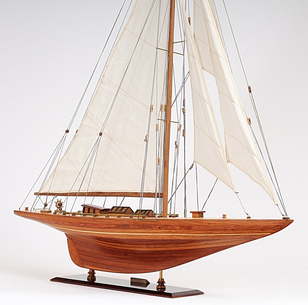 Shamrock Yacht L
