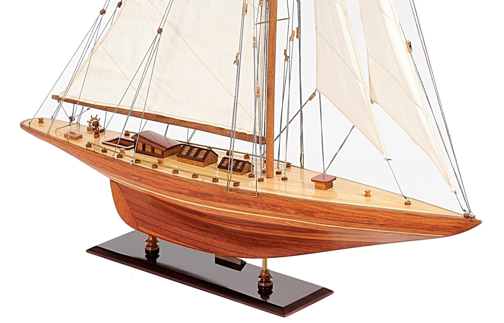Shamrock Yacht L