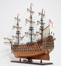 Load image into Gallery viewer, HMS Victory Midsize With Display Case