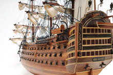 Load image into Gallery viewer, HMS Victory Midsize With Display Case Front Open
