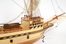 Load image into Gallery viewer, Mayflower Medium - Fully Assemble