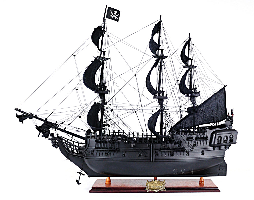 Black Pearl Pirate Ship Large With Table Top Display Case