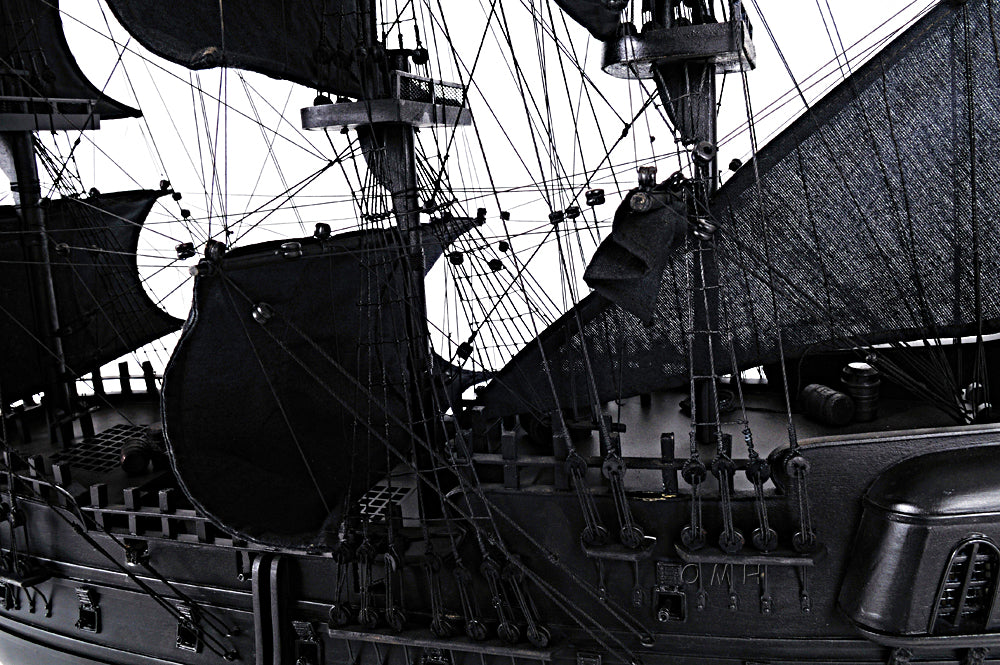 Black Pearl Pirate Ship Large With Floor Display Case
