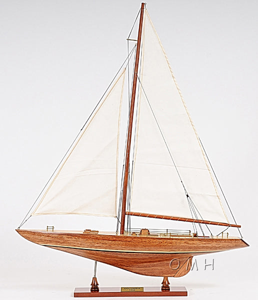 Columbia Yacht L