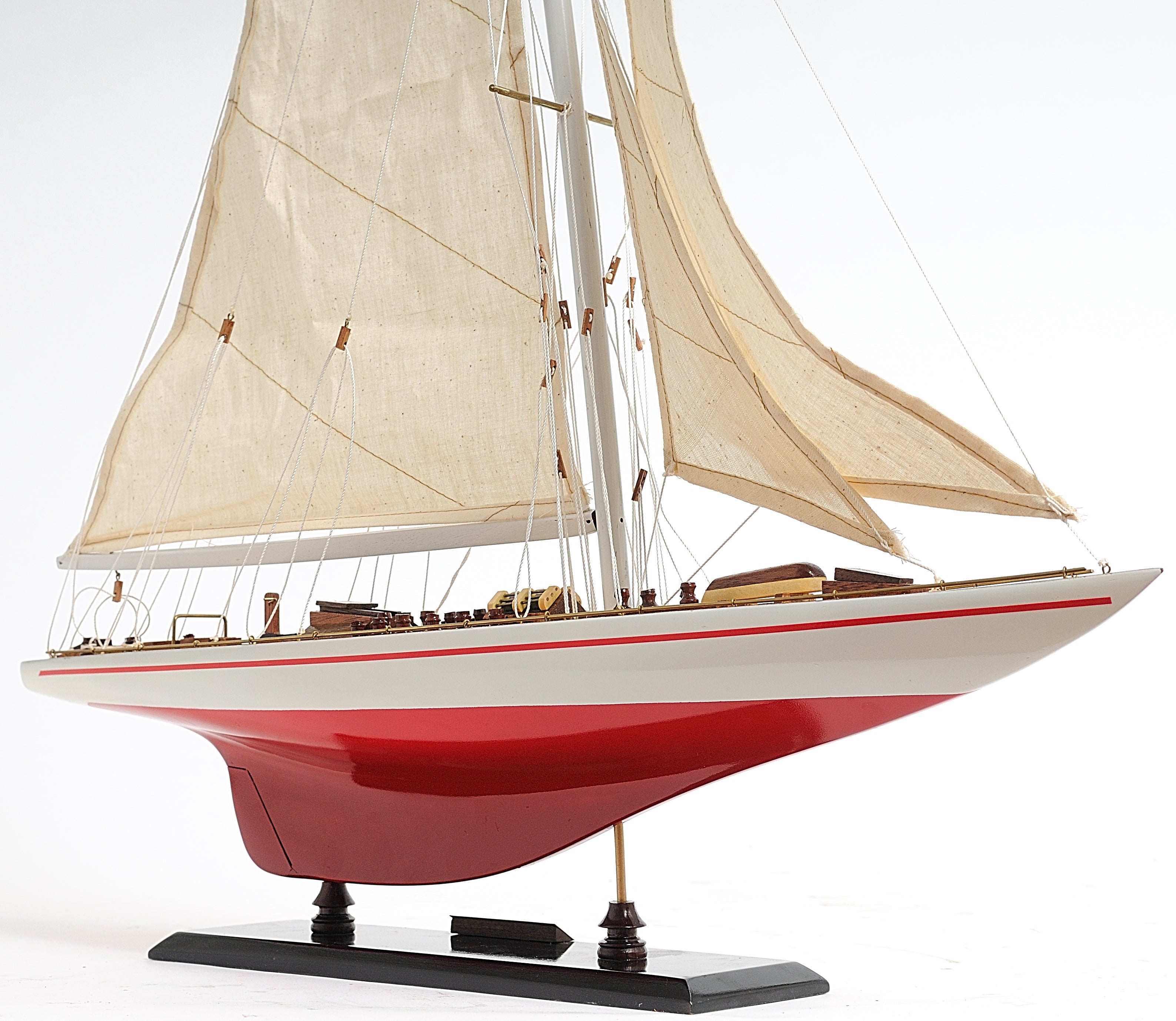 Endeavour Yacht Painted 24