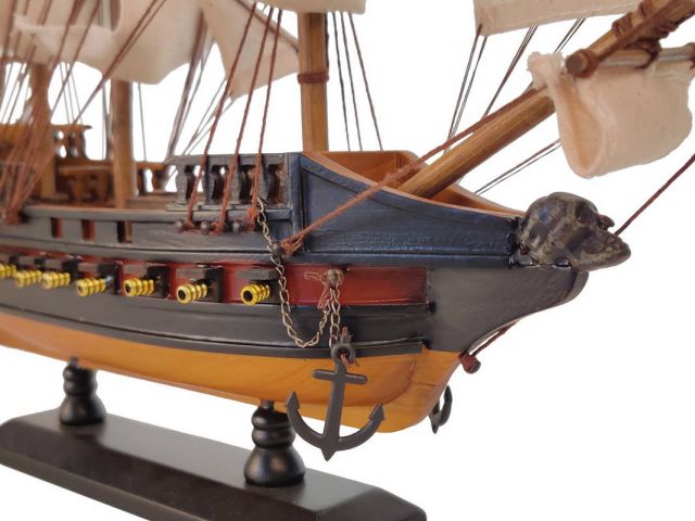 Wooden Blackbeard's Queen Anne's Revenge White Sails Limited Model Pirate Ship 15""
