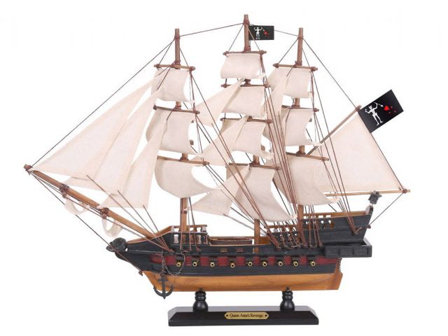 Wooden Blackbeard's Queen Anne's Revenge White Sails Limited Model Pirate Ship 15