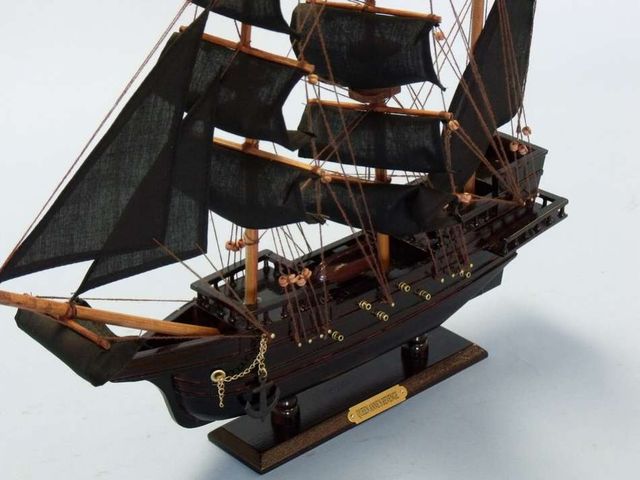 Wooden Blackbeard's Queen Anne's Revenge Model Pirate Ship 20""