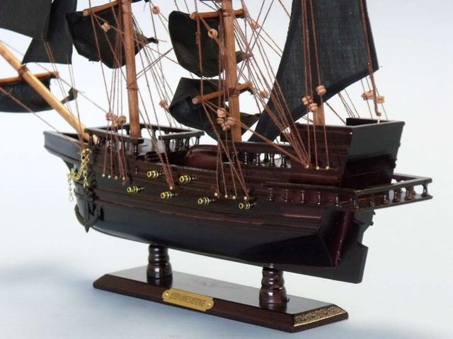 Wooden Blackbeard's Queen Anne's Revenge Model Pirate Ship 20""