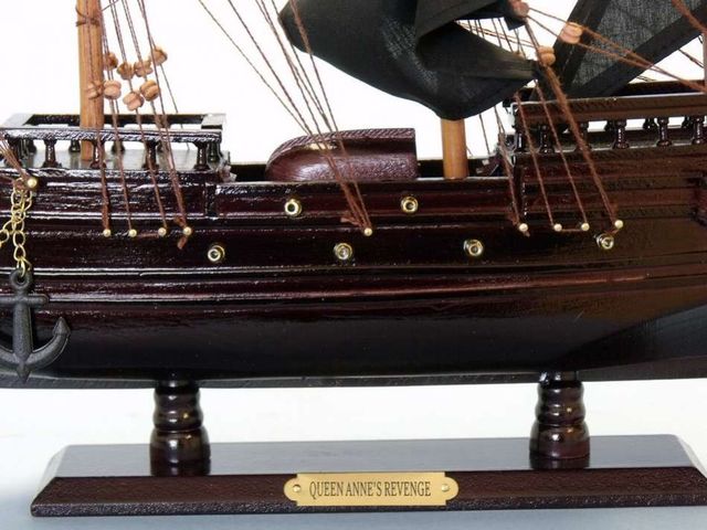 Wooden Blackbeard's Queen Anne's Revenge Model Pirate Ship 20""