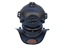 Load image into Gallery viewer, Black Iron Decorative Divers Helmet 8&quot;