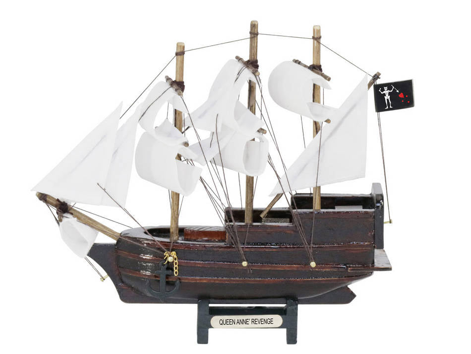 Wooden Blackbeard's Queen Anne's Revenge White Sails Model Pirate Ship 7