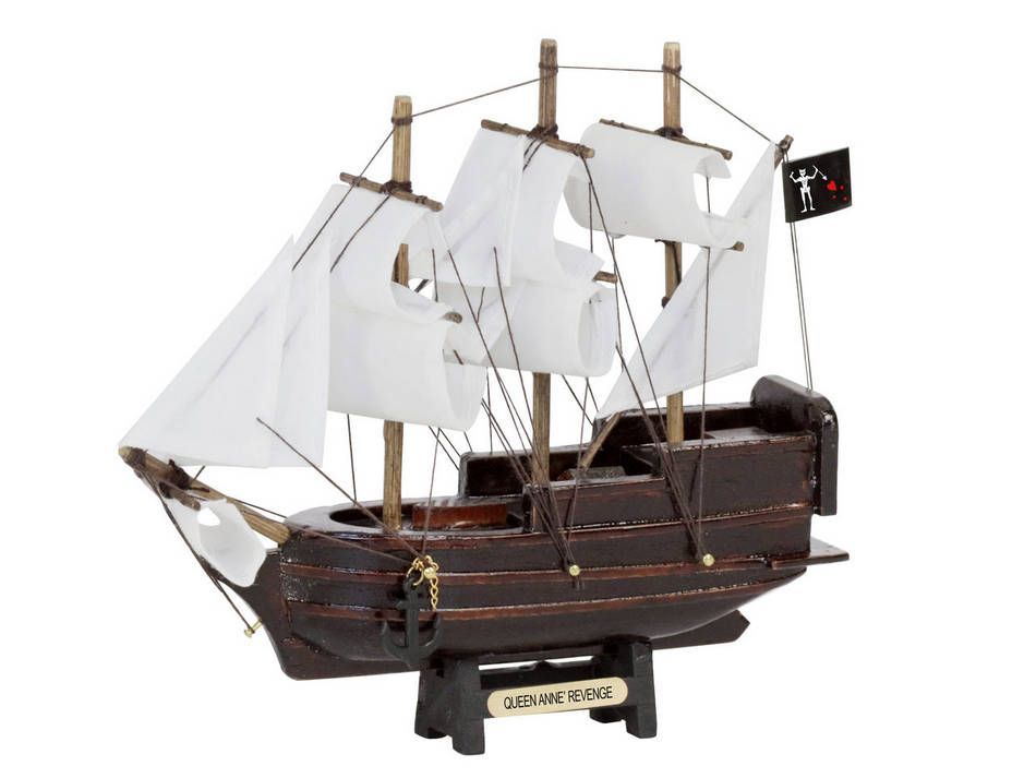 Wooden Blackbeard's Queen Anne's Revenge White Sails Model Pirate Ship 7"